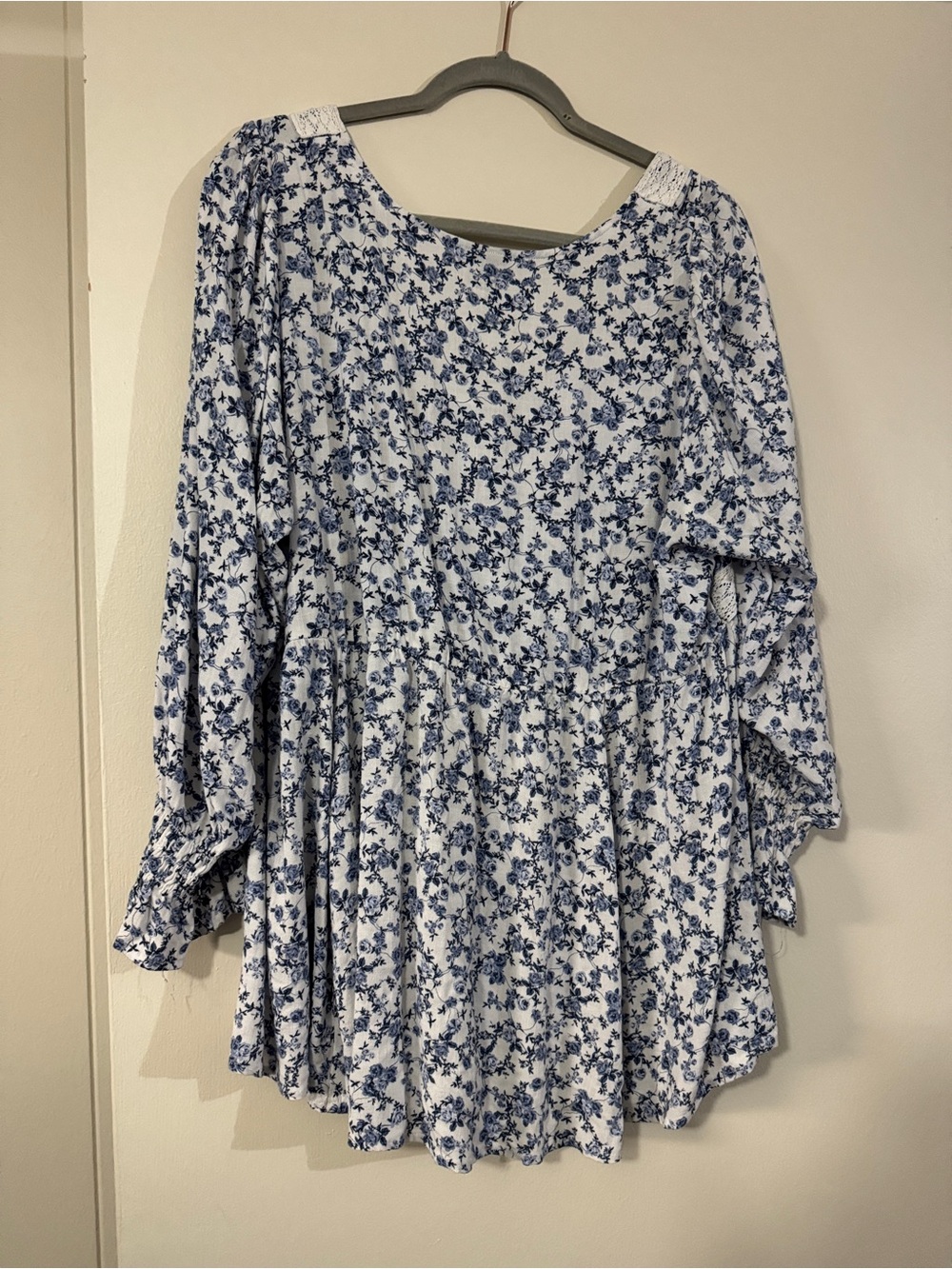 torrid Blue & White Floral Lace-Trim Tunic - Picture 2 of 2
